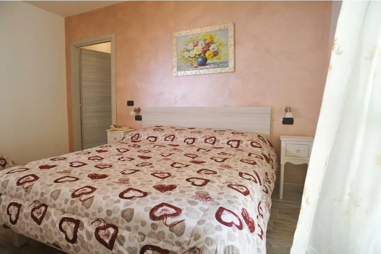 La Casa Dei Nonni Sul Garda Appartamenti Peschiera del Garda 0*,  Italy